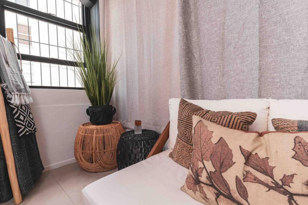Cozy One-Bedroom In The Heart Of Sea Point Cape Town Bagian luar foto