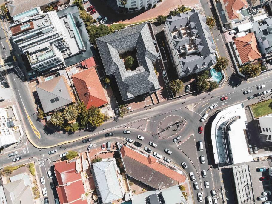 Cozy One-Bedroom In The Heart Of Sea Point Cape Town Bagian luar foto