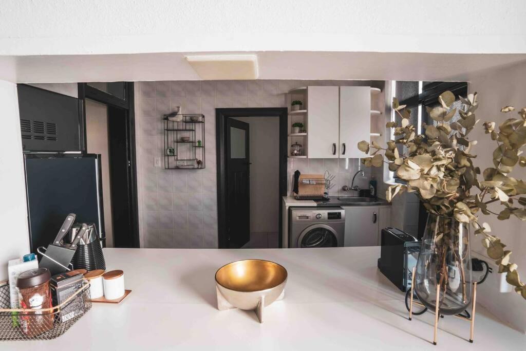 Cozy One-Bedroom In The Heart Of Sea Point Cape Town Bagian luar foto