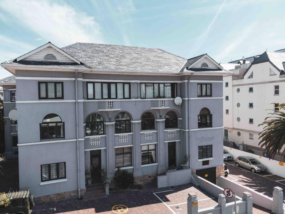 Cozy One-Bedroom In The Heart Of Sea Point Cape Town Bagian luar foto